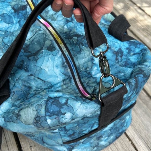 Quilt Duffle Bag - Picture 3 of 14